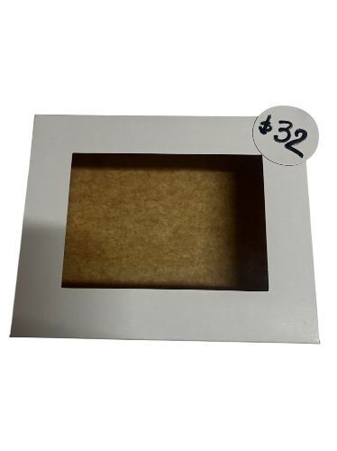 Imagen de Caja de 1/2 kg blanca con visor
